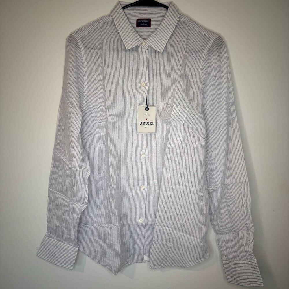 $130 Untuckit women’s blue striped brand new size 10 m7